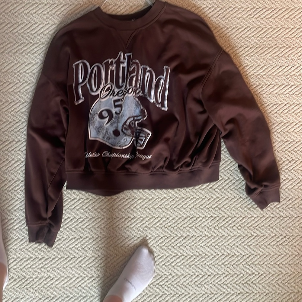 brown kinda cropped crew neck